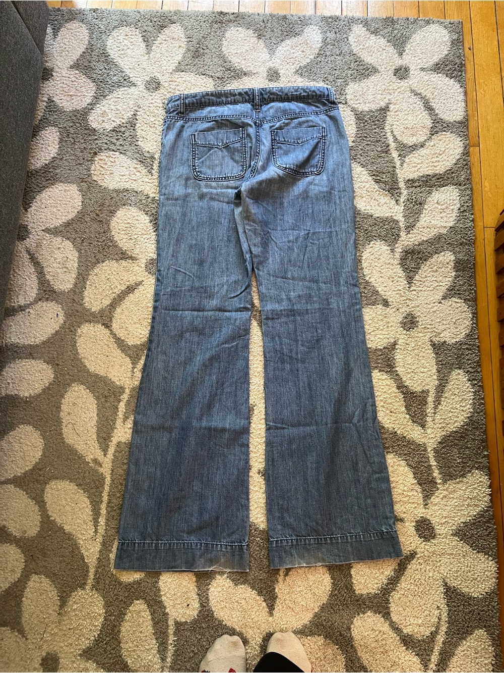 Gap Jeans vintage Y2K size 4 Classic low rise Flare Jeans - Light Blue - Picture 8 of 9